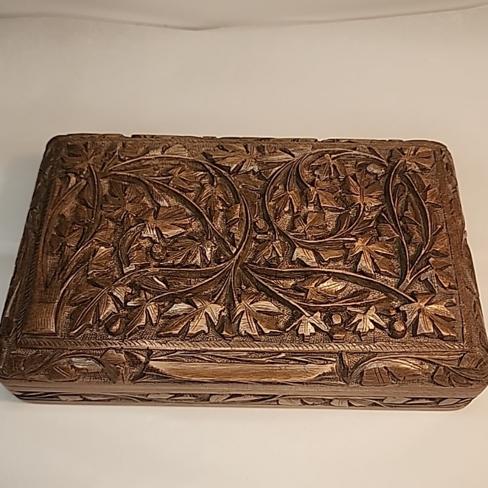 Handcrafted Brown Carved Wooden Wood Look Resin Jewelry Trinket Box 2 Sections